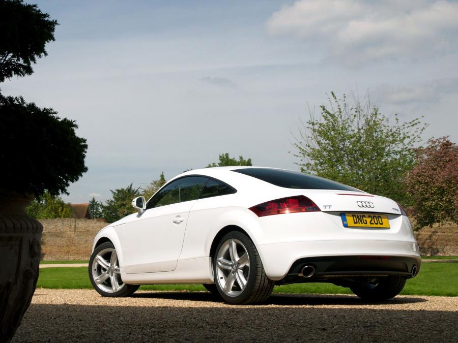  Audi TT 2.0 TFSI Coupe (8J) 2010 года  (UK) (фото 3 из 10)
